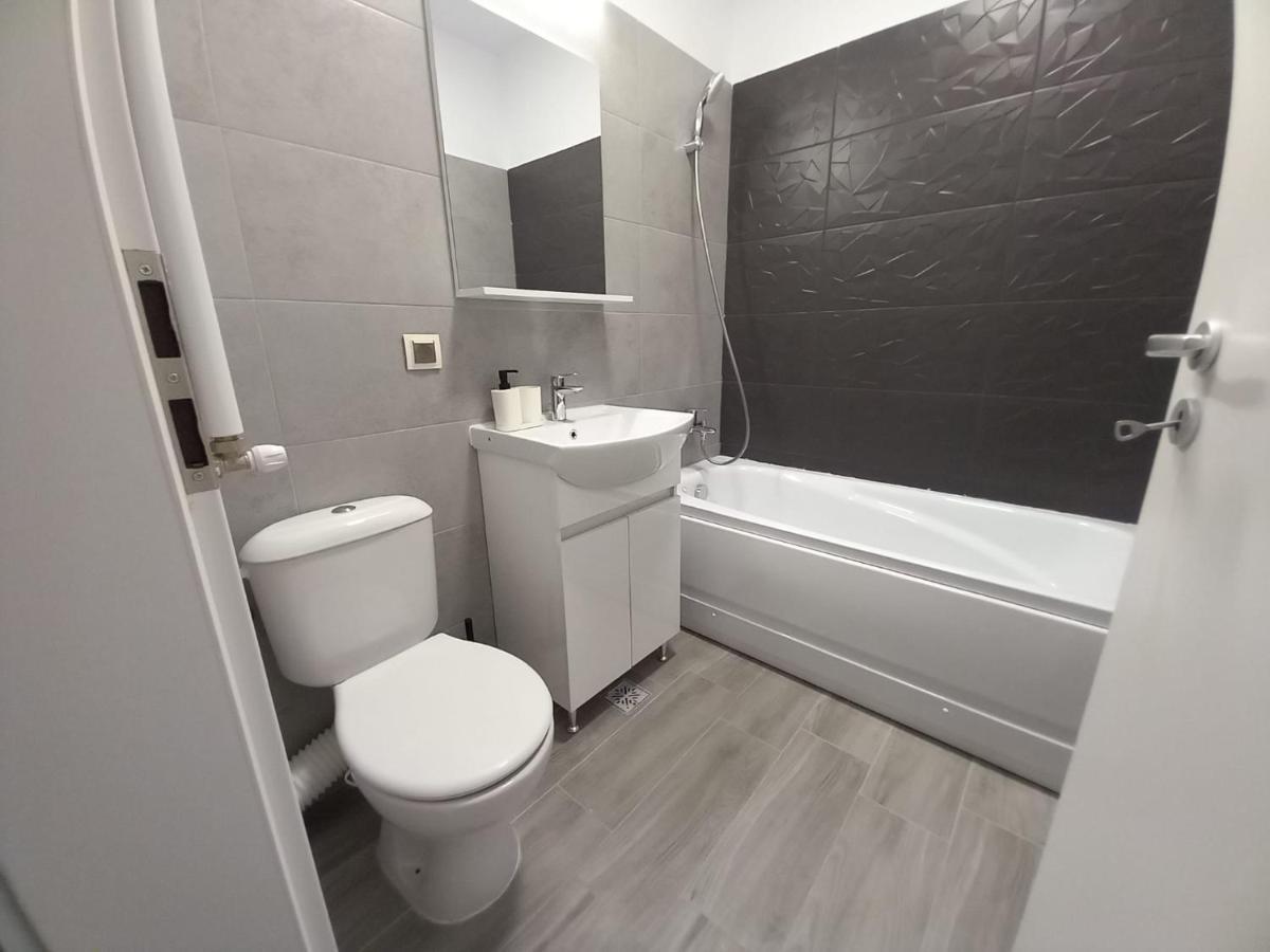 Modern 1Br Apartment With Wifi, Parking And Self Check In ブカレスト エクステリア 写真